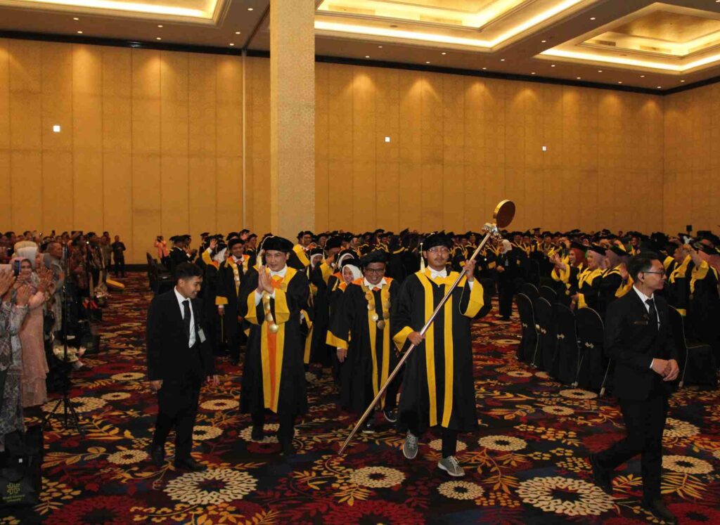 Undangan Wisuda Dan Angkat Sumpah Program Sarjana Dan Vokasi